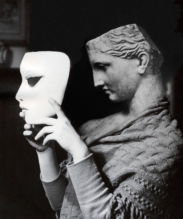 sculpture of plants and flowers